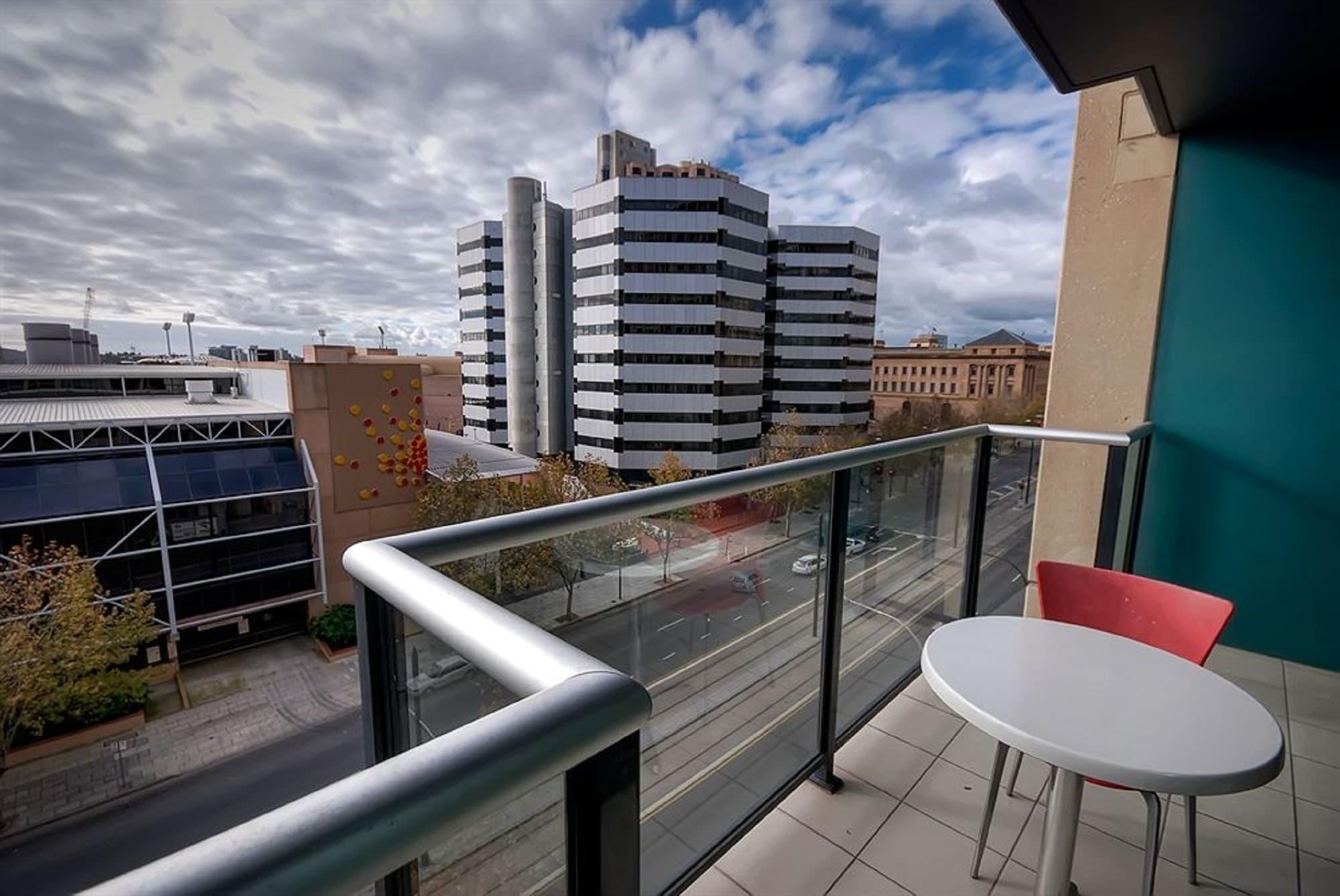 La Loft Apartments North Terrace Adelaide Luaran gambar