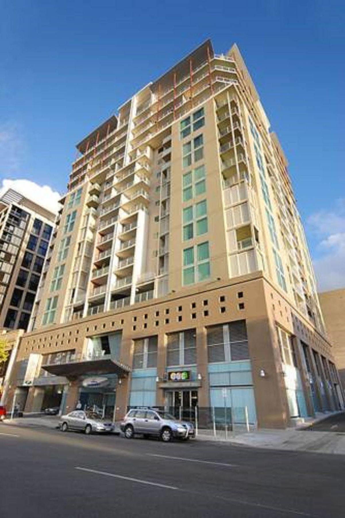 La Loft Apartments North Terrace Adelaide Luaran gambar